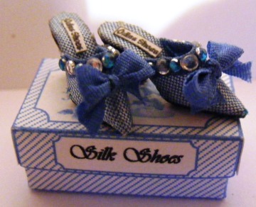 (image for) BLUE SILK SHOES